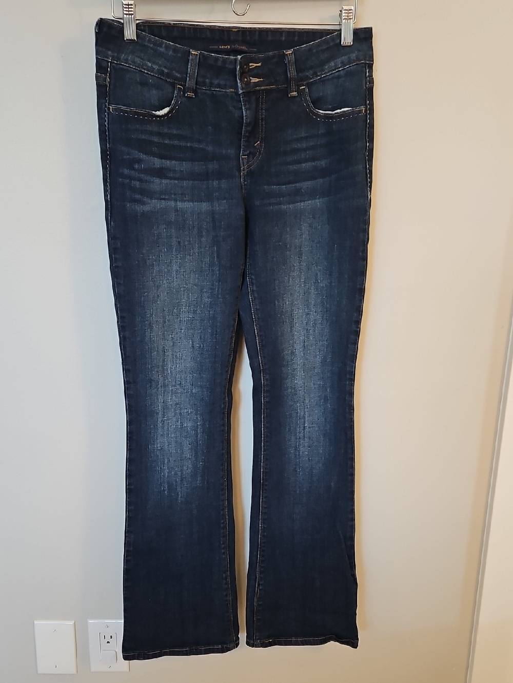 Levi's 526 Dark Blue Slender Bootcut Jeans for Women